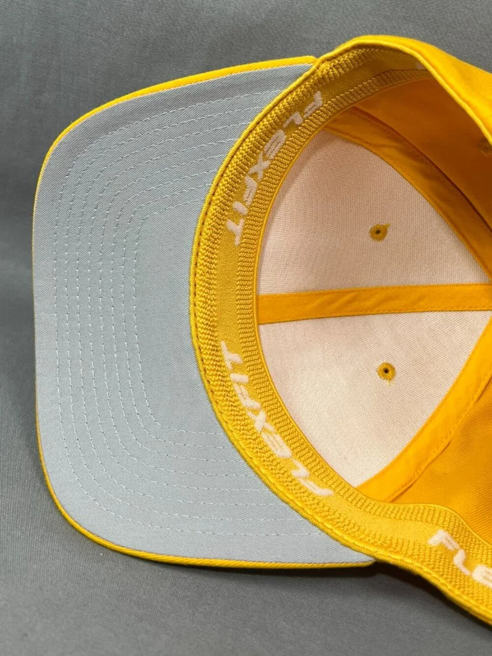 Boston Bruins Yupoong Flexfit S/M Hat Yellow Gold Stretch Hockey Retro B Mens